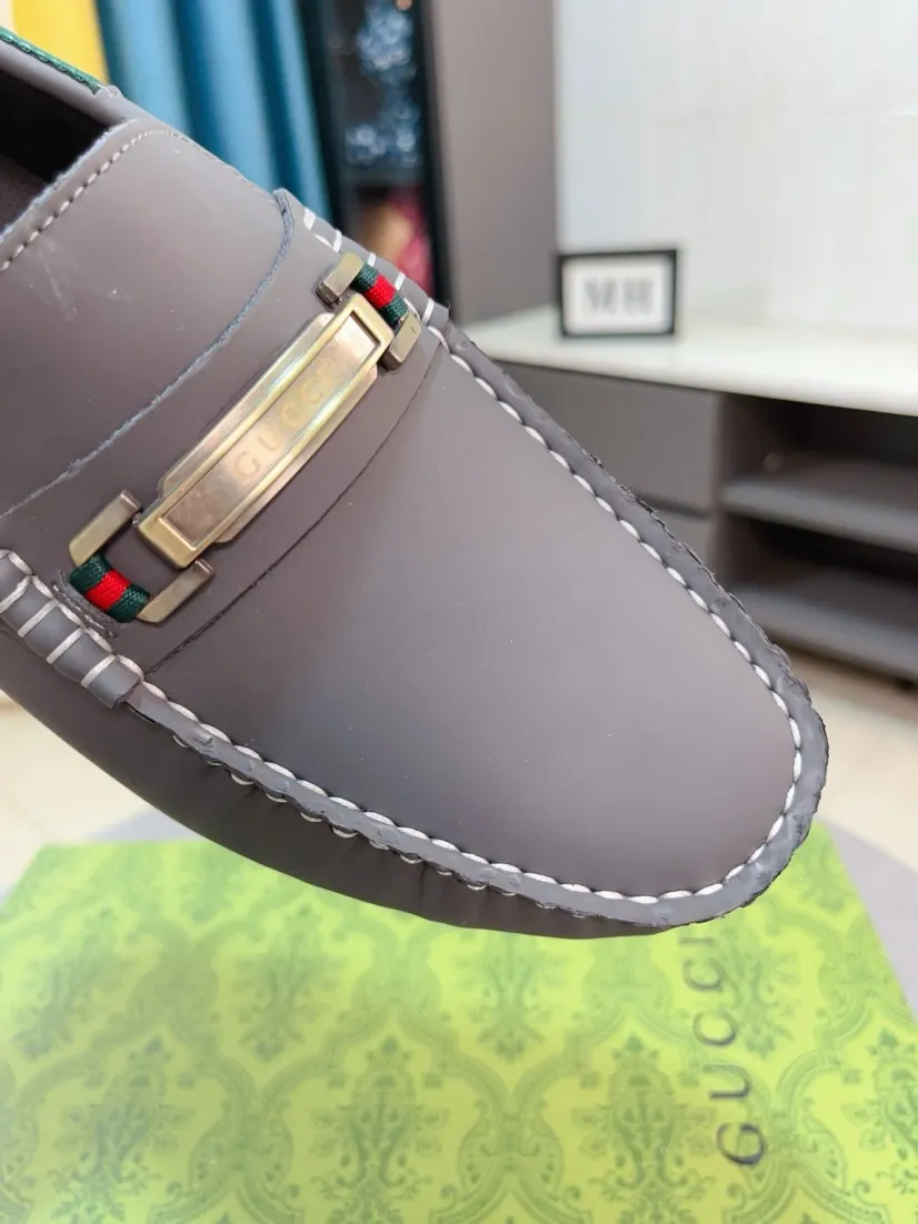 Men's shoes💰400🌹🌹【GUCCI】Hong Kong original top quality exquisite craftsmanship top quality💪🏼high-end boutique men's Hugh Doudou shoes British fashion style 🎈original metal soft cowhide surface lazy slip-on Loaf style This fabric is made of 🇮🇹imported top soft calfskin, code number: 38-44